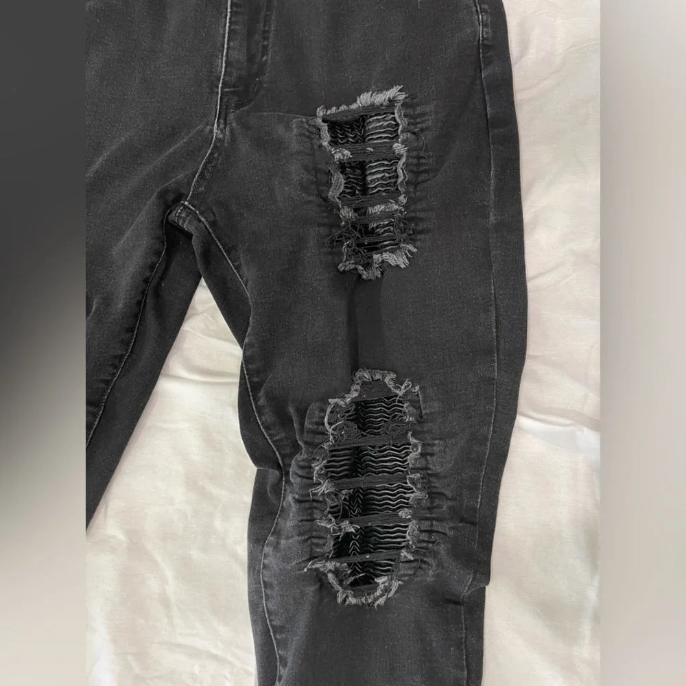 Mens AMIRI MX1Leather Patch Ripped Skinny Jeans Size 34